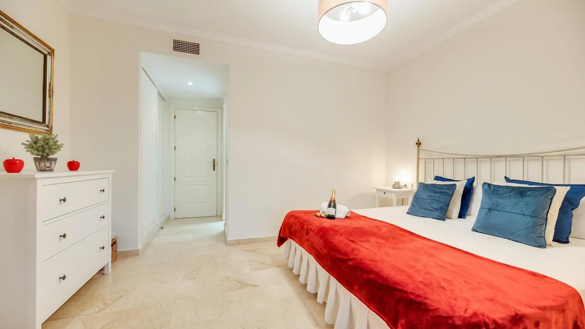 Urban Exclusivity At Puerto Banus Apartment Marbella