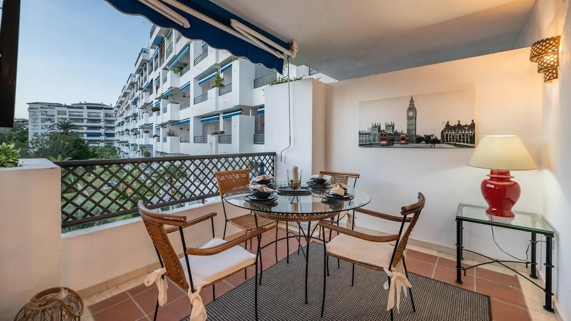 Urban Exclusivity At Puerto Banus Apartment Marbella