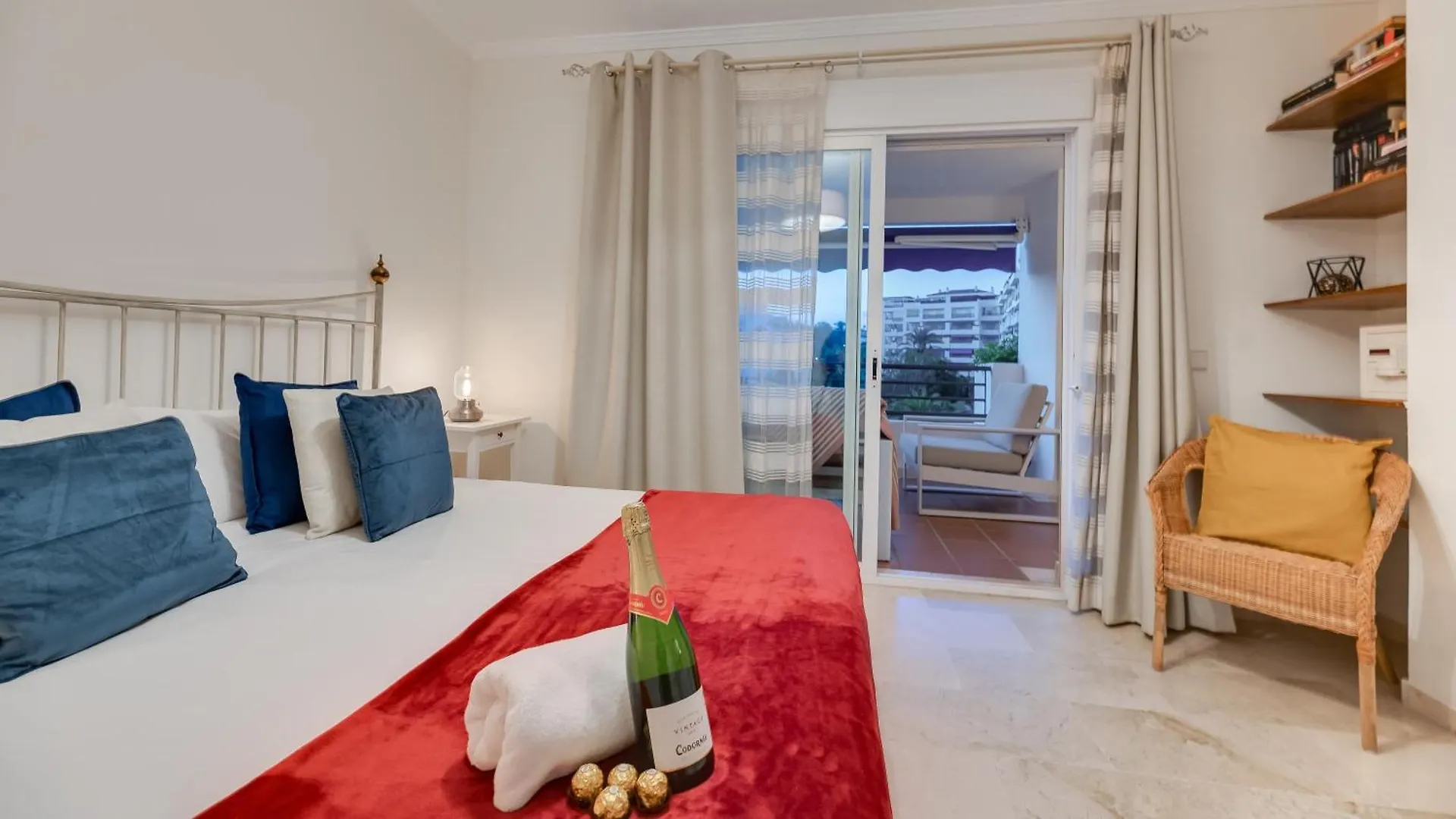 Urban Exclusivity At Puerto Banus Apartment Marbella